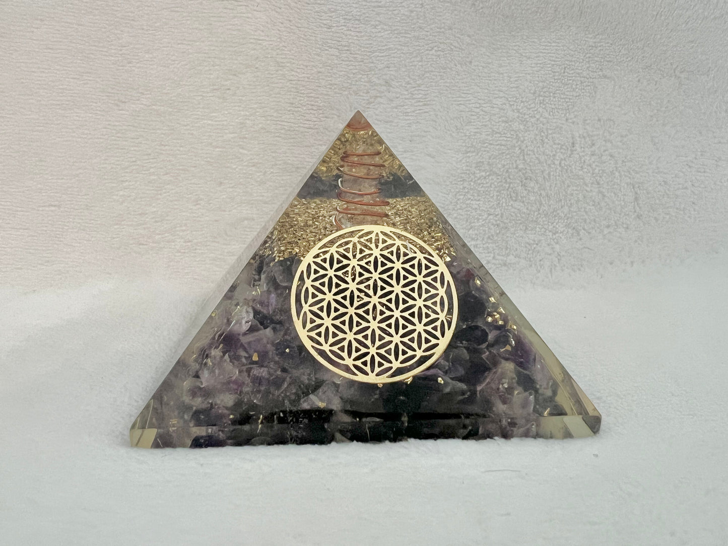 Orgonite pyramide en améthyste