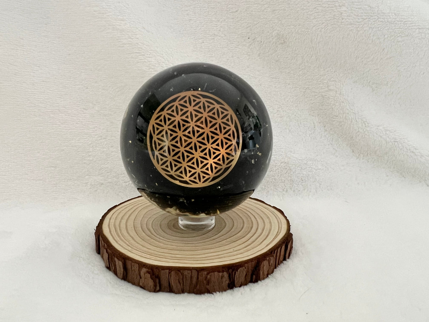 Orgonite sphère en tourmaline noire
