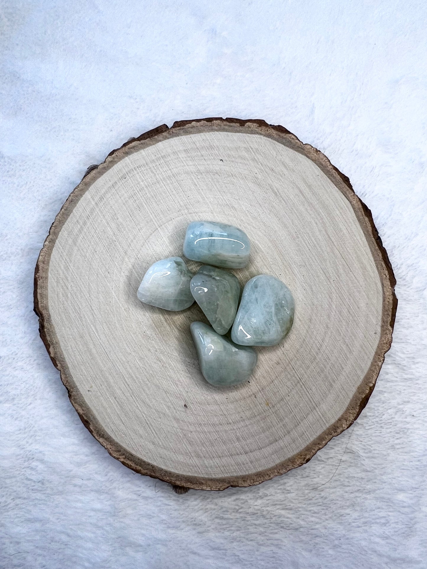 Pierre roulée en aigue-marine