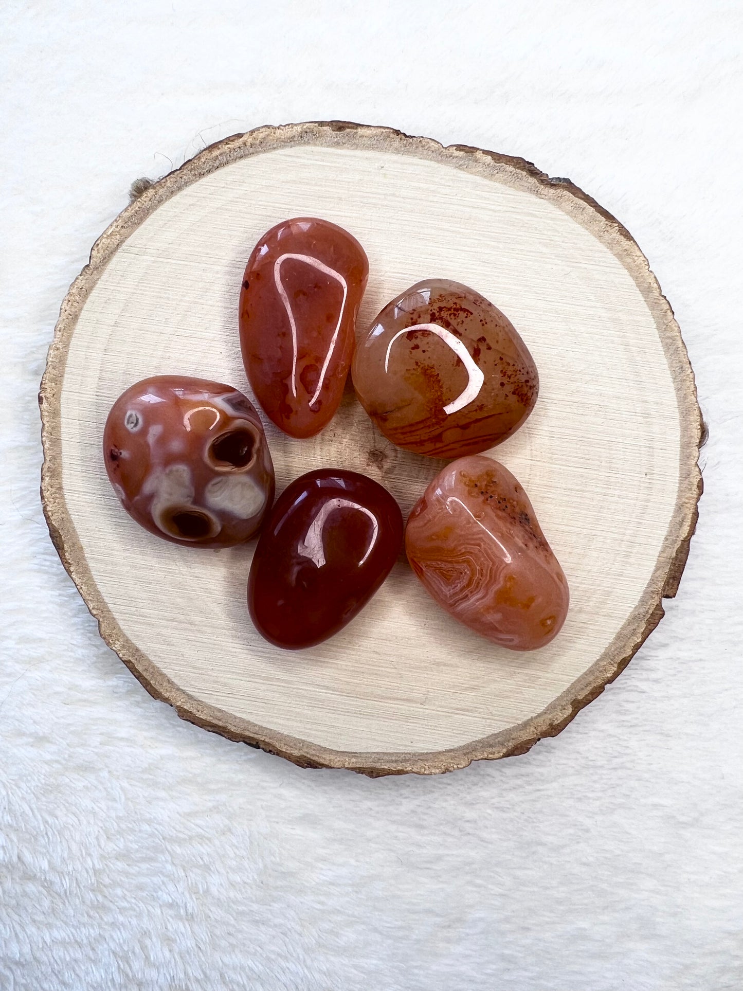 Pierre roulée en cornaline