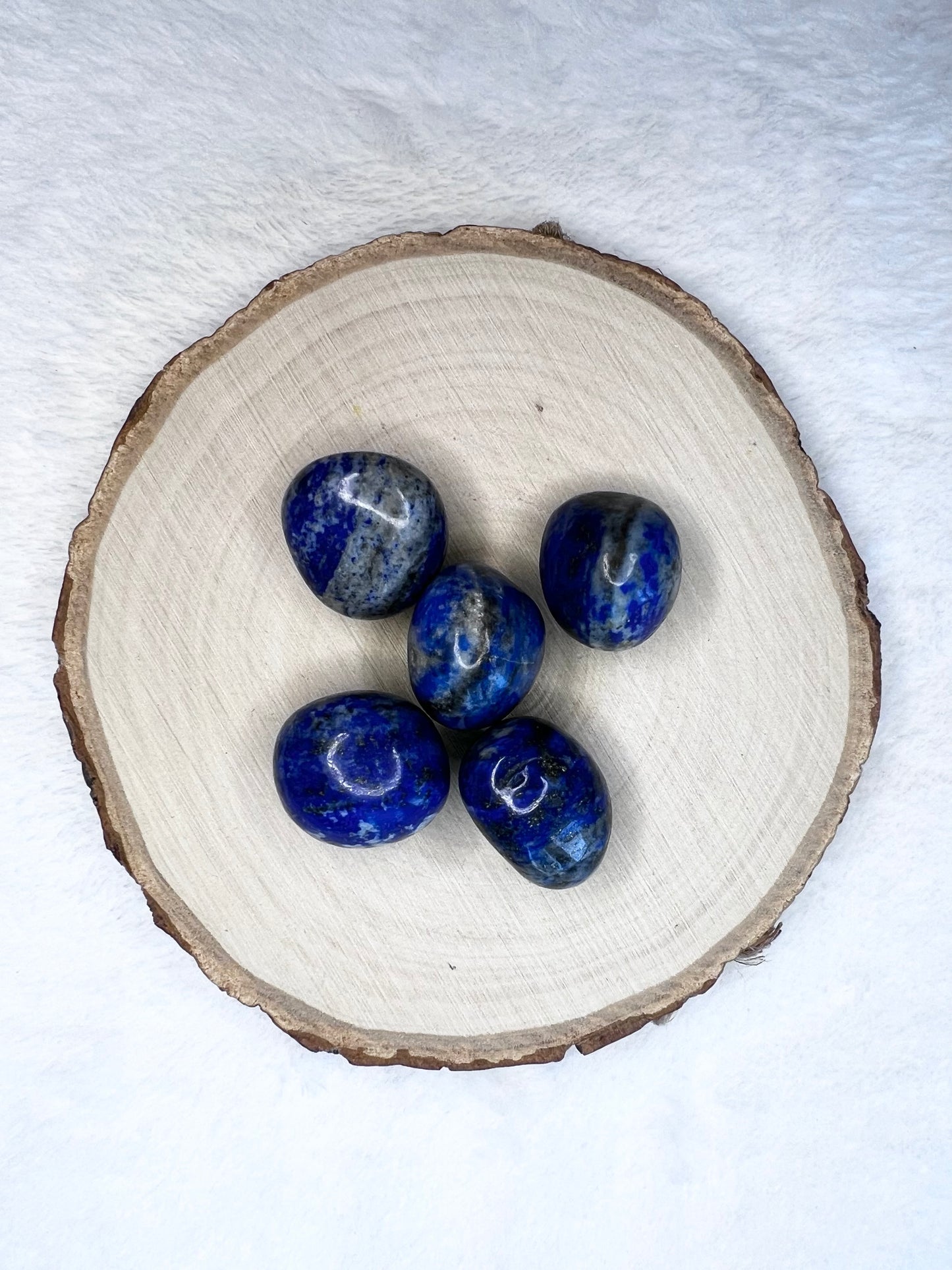 Pierre roulée en lapis-lazuli