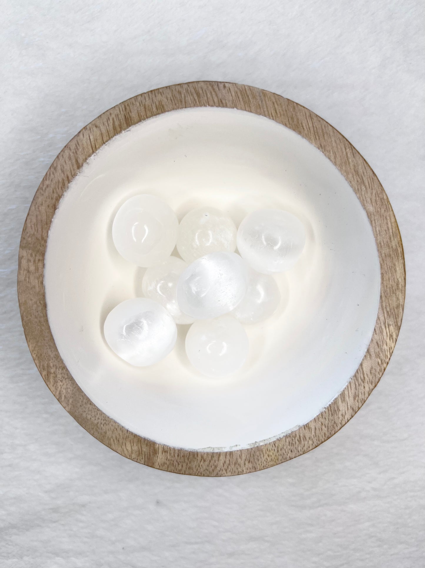 Pierre roulée en sélénite