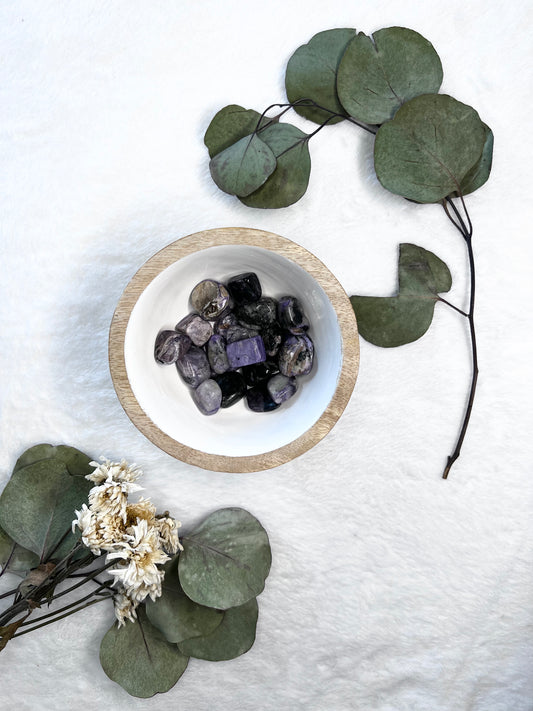 Pierre roulée en charoïte